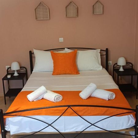 Christi Iuxury Apartment Preveza Bagian luar foto